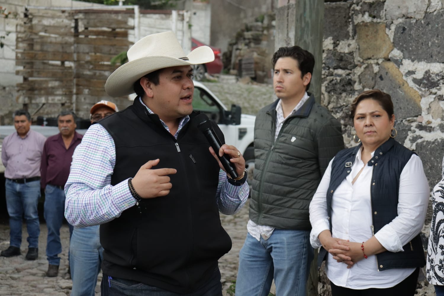 Arranca pavimentación y red de drenaje en Escolásticas