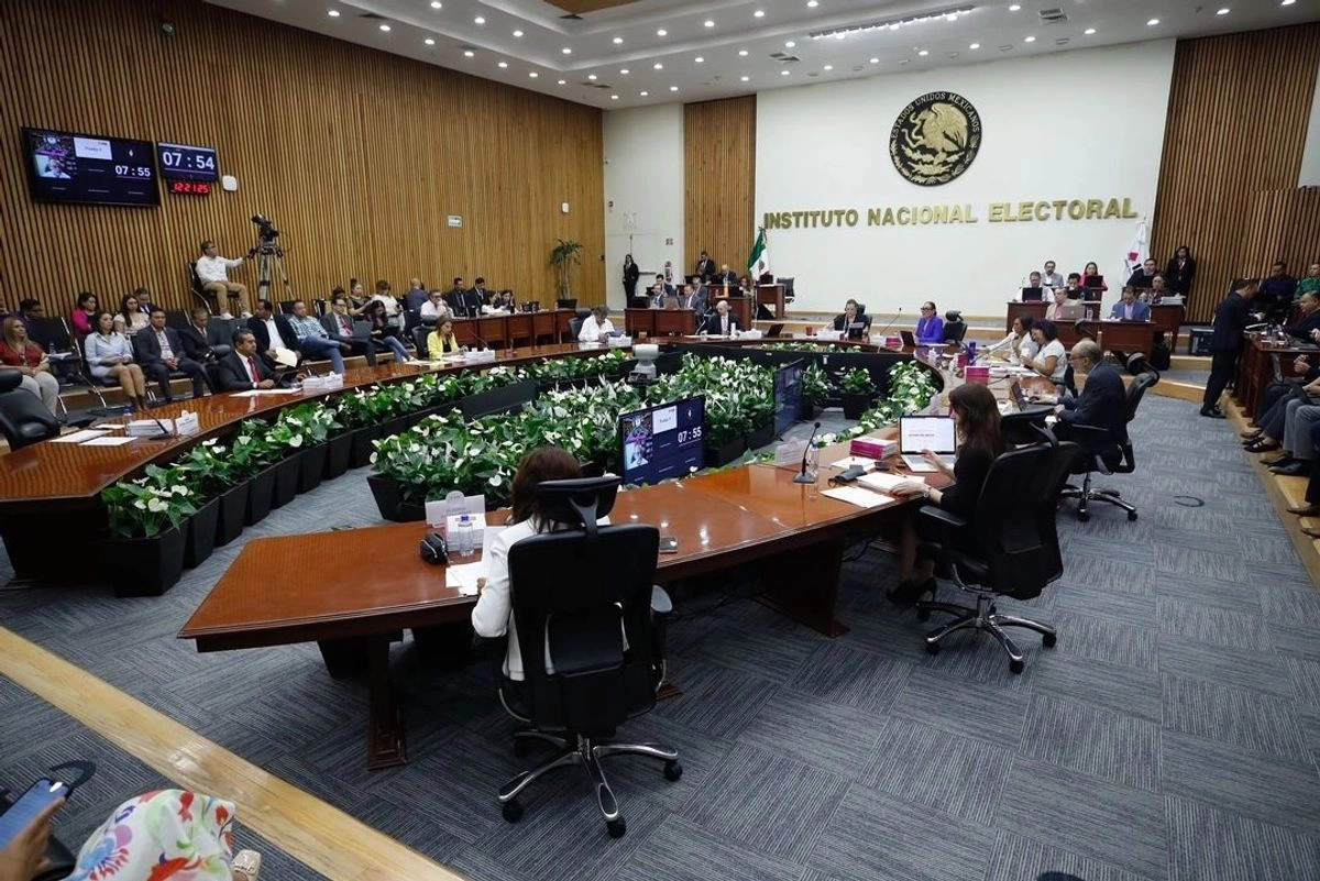 INE entrega constancias a 45 candidatos pese a declararlos inelegibles