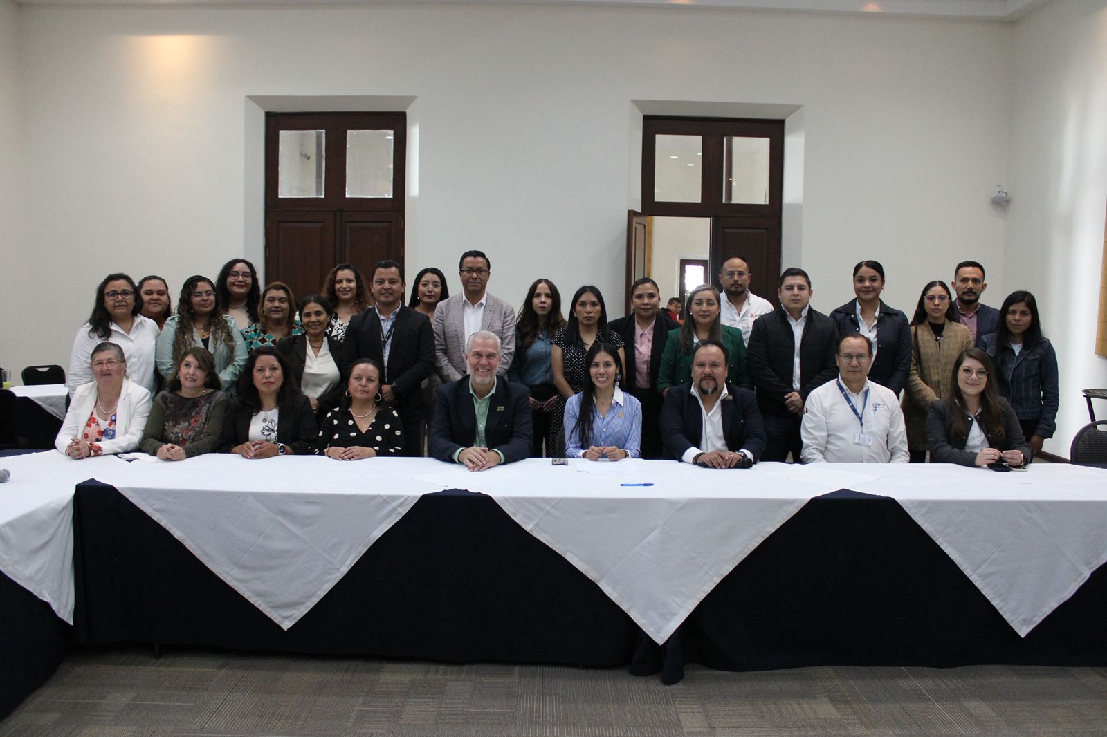 Se reúne Liliana San Martín con Industriales San Juan del Río