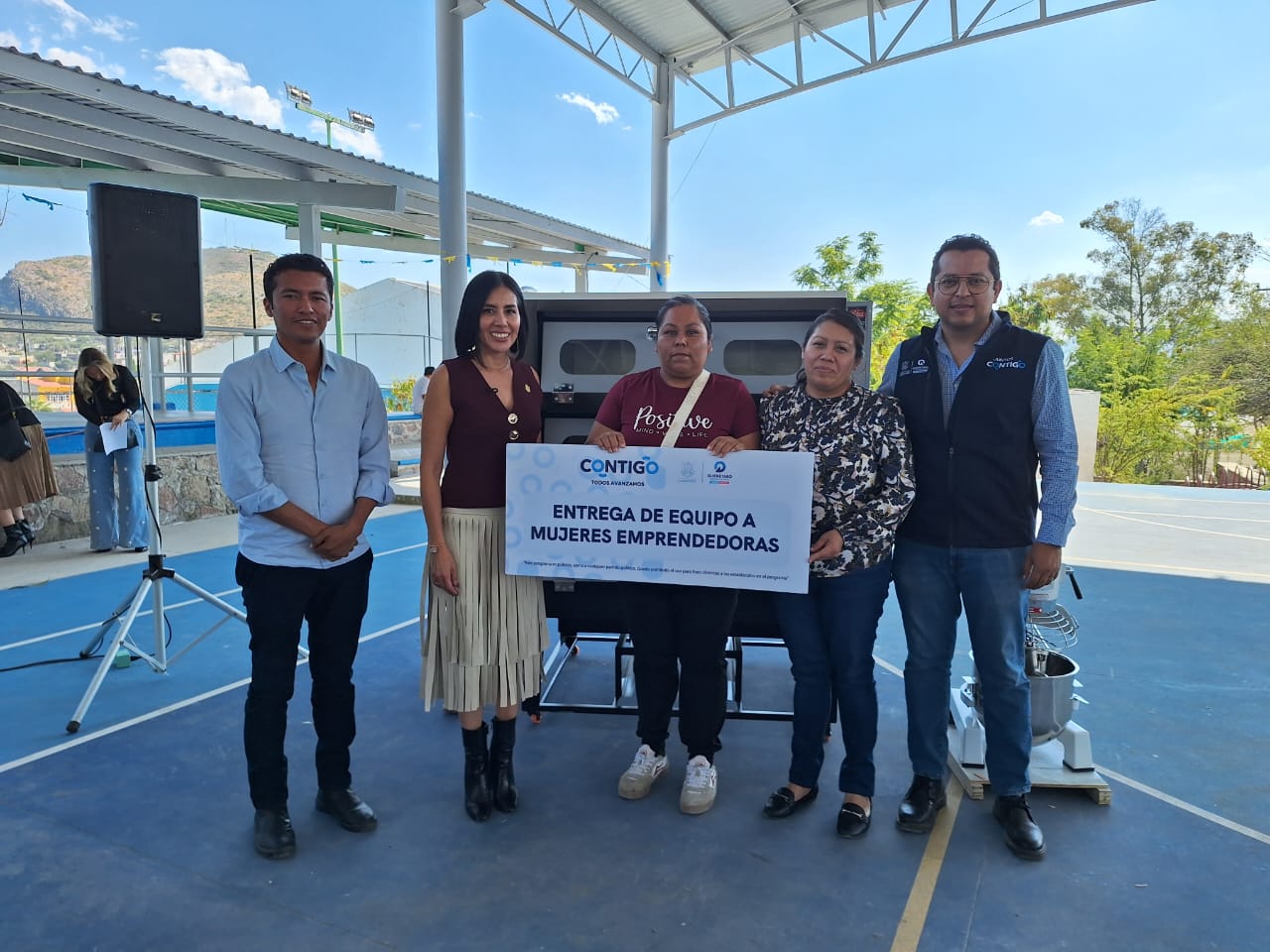 ST entrega equipamiento a iniciativas productivas de Colón, Pedro Escobedo y Tolimán