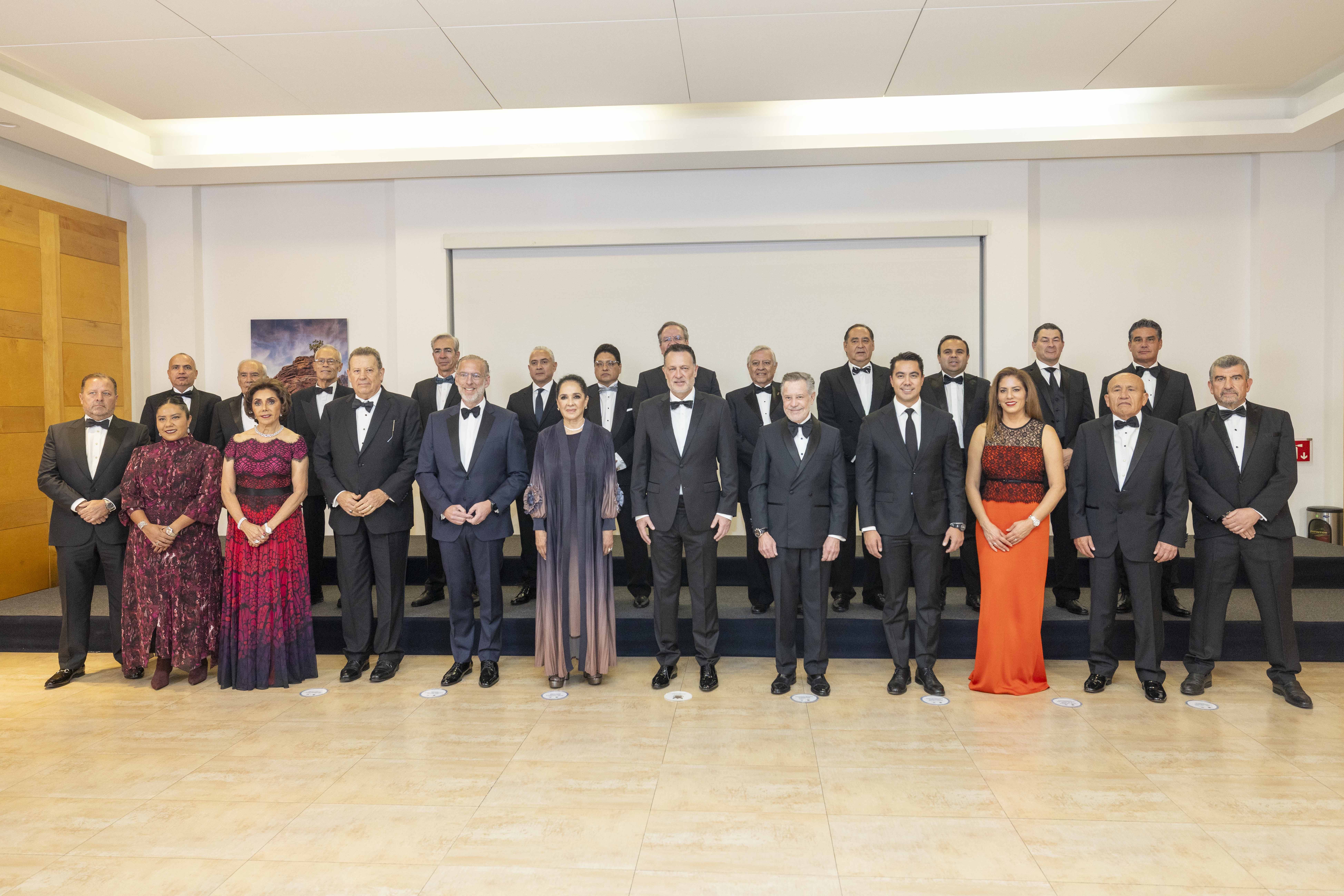 Encabeza Gobernador entrega del Premio al Empresario del Año 2025